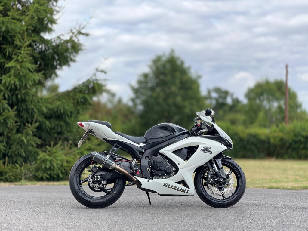 SUZUKI GSXR750