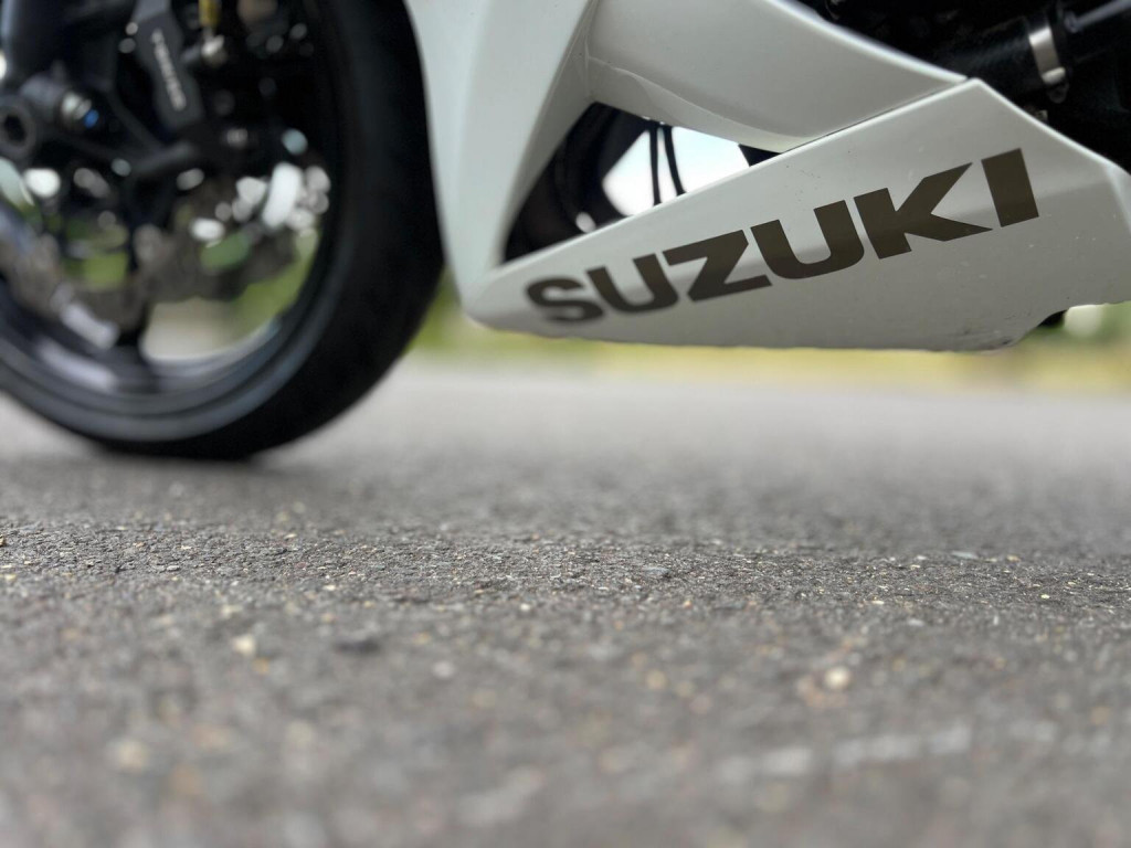 SUZUKI GSXR750