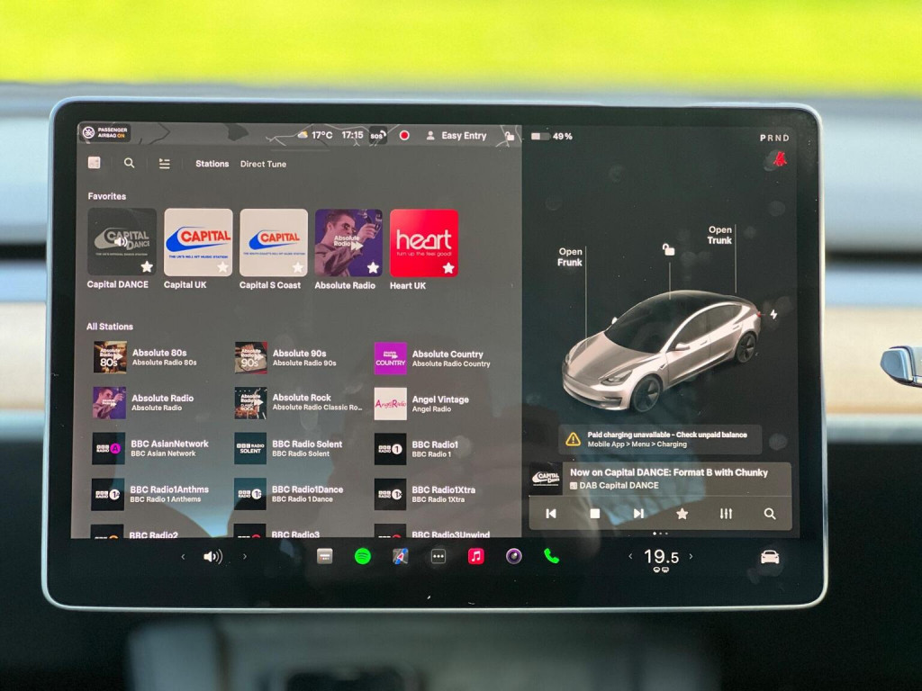 TESLA MODEL 3