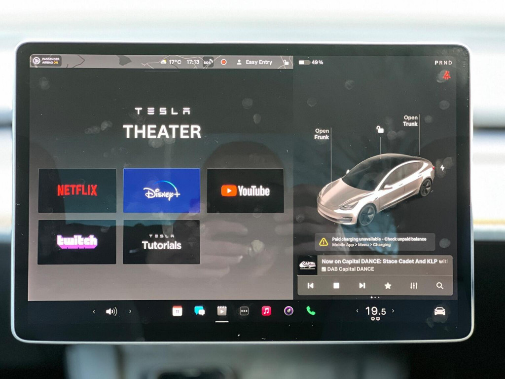 TESLA MODEL 3
