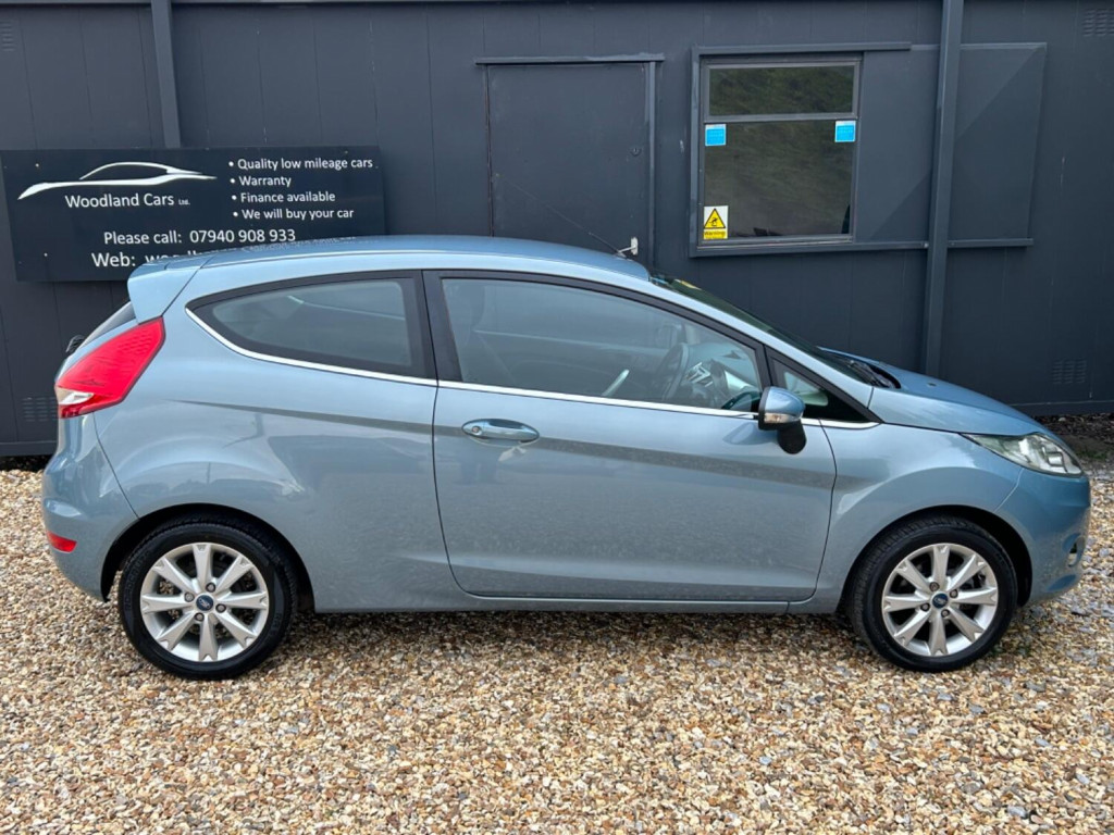 View FORD FIESTA 1.3 Zetec 