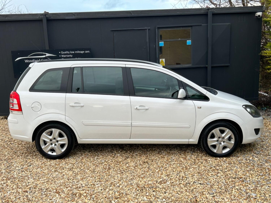 View VAUXHALL ZAFIRA 1.8 16V Exclusiv 