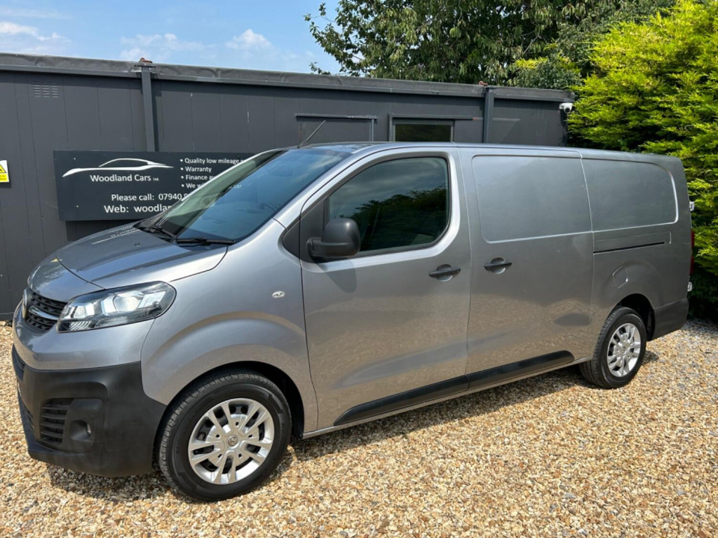 VAUXHALL VIVARO