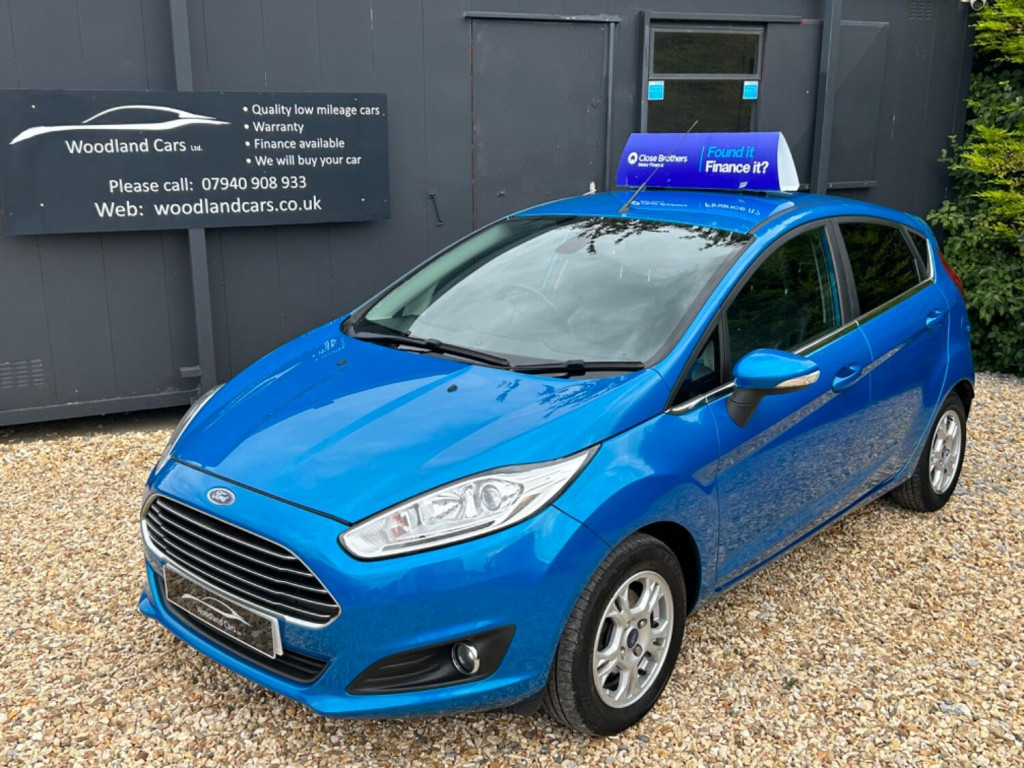 View FORD FIESTA 1.6 TDCi ECOnetic Titanium