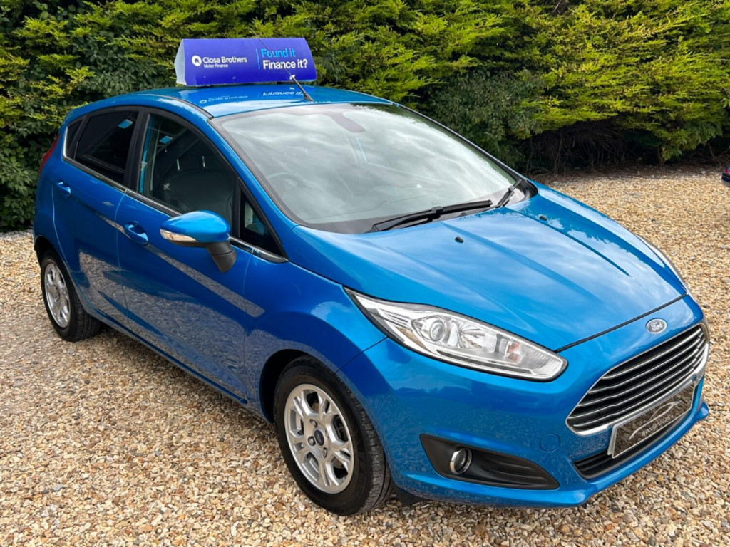 View FORD FIESTA 1.6 TDCi ECOnetic Titanium