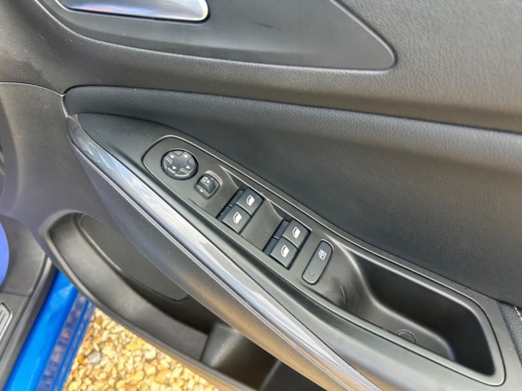 VAUXHALL GRANDLAND X