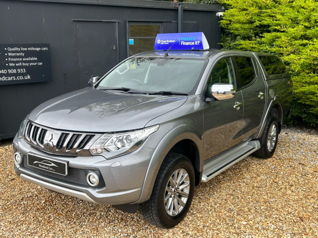 MITSUBISHI L200
