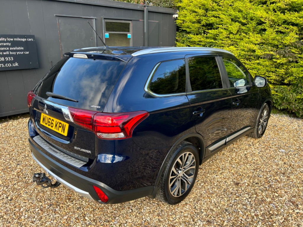 MITSUBISHI OUTLANDER