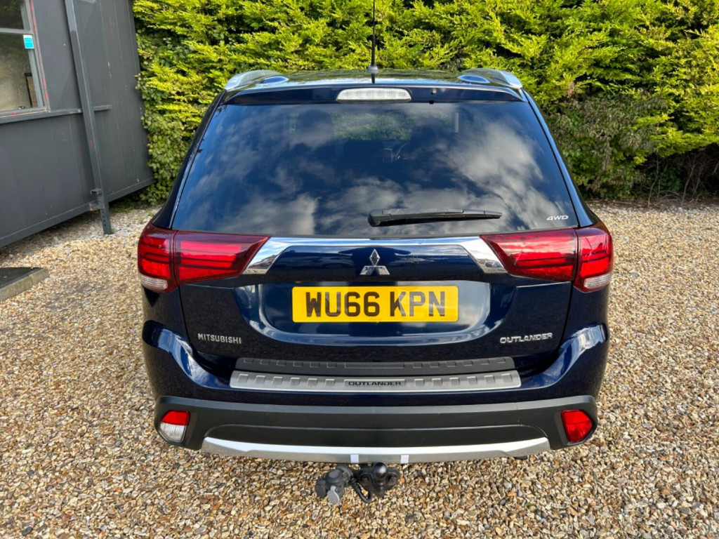 MITSUBISHI OUTLANDER