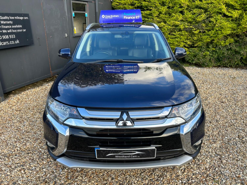 View MITSUBISHI OUTLANDER 2.2 DI-D GX4