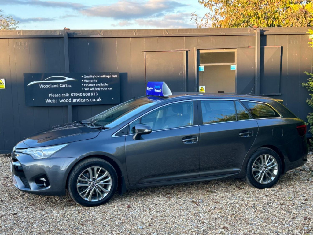 View TOYOTA AVENSIS 2.0 D-4D Business Edition