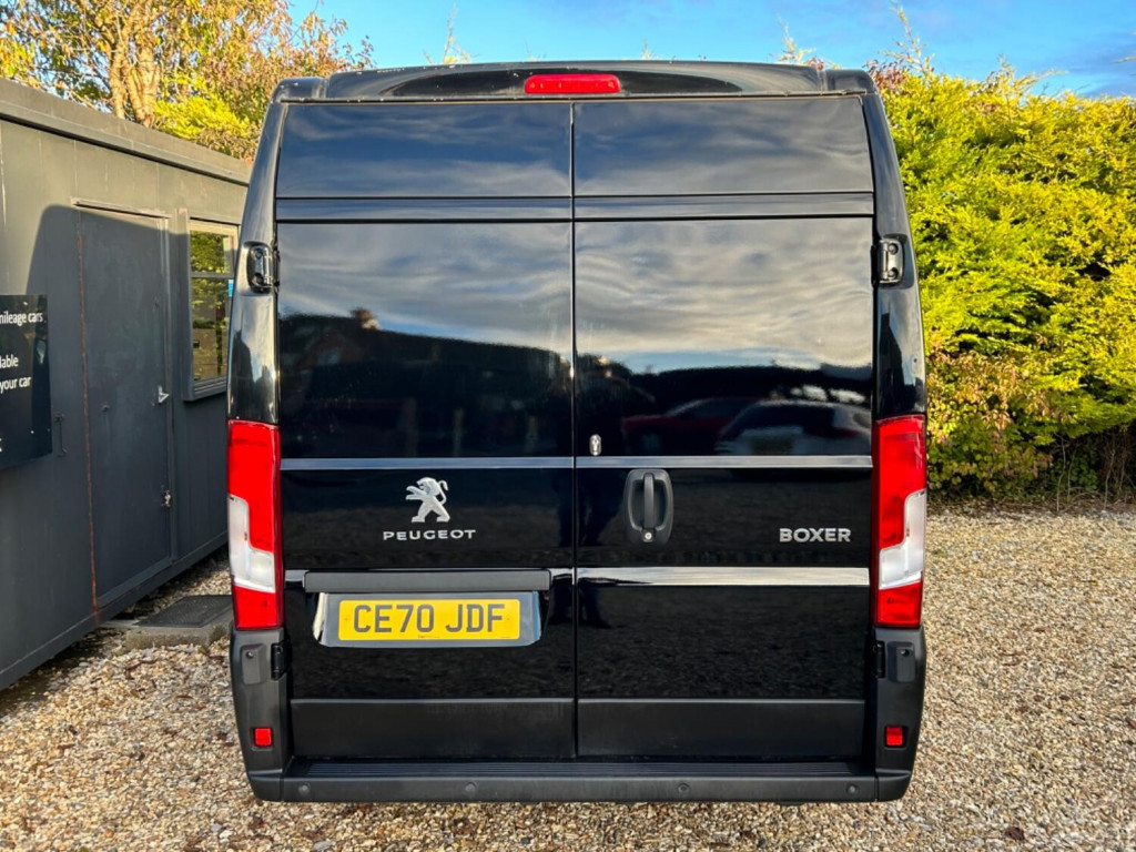 View PEUGEOT BOXER 2.2 BlueHDi 335 Professional