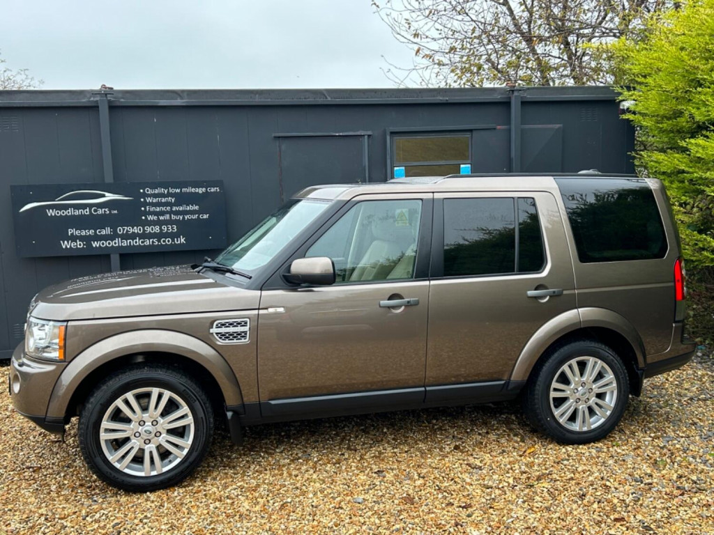 View LAND ROVER DISCOVERY 4 3.0 SD V6 HSE