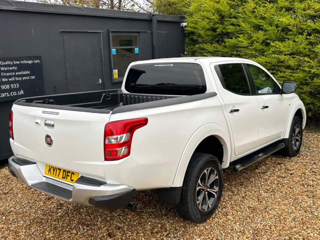 View FIAT FULLBACK 2.4 Fullback Double Cab 2.4 180hp D-cab 6spd Manual Lx