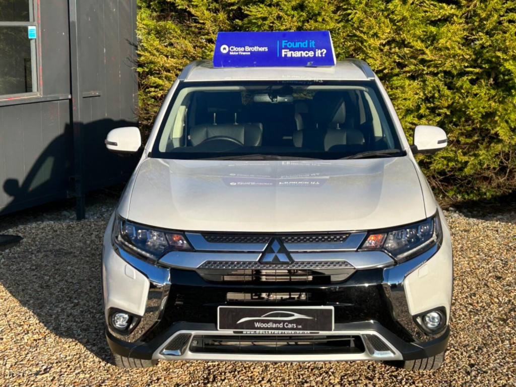 View MITSUBISHI OUTLANDER 2.0 MIVEC Exceed