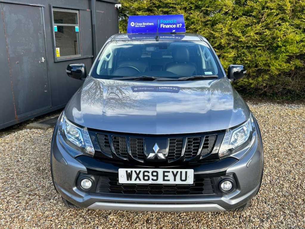 View MITSUBISHI L200 2.4 DI-D DC Challenger