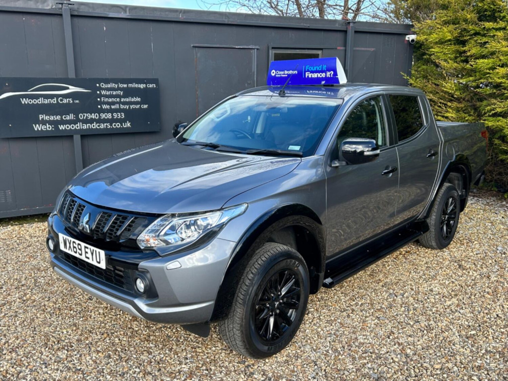 View MITSUBISHI L200 2.4 DI-D DC Challenger