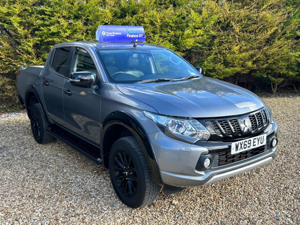 MITSUBISHI L200