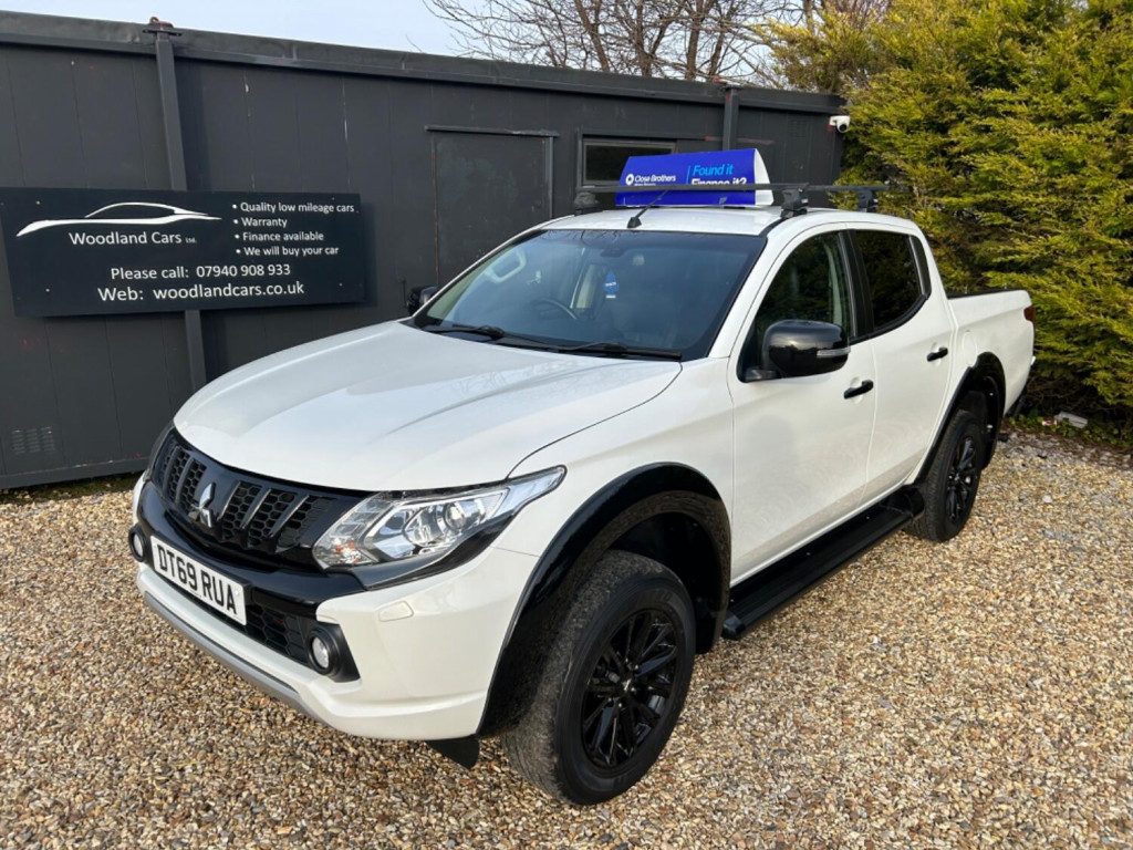 View MITSUBISHI L200 2.4 DI-D DC Challenger