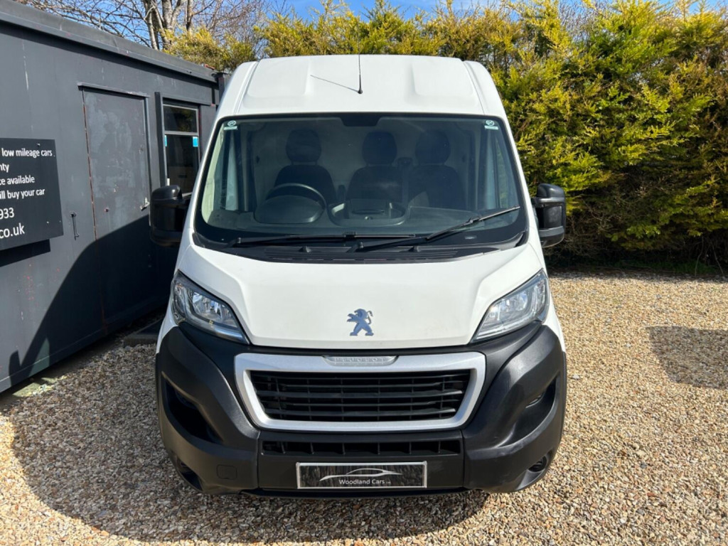 View PEUGEOT BOXER 2.2 BlueHDi 335 Professional