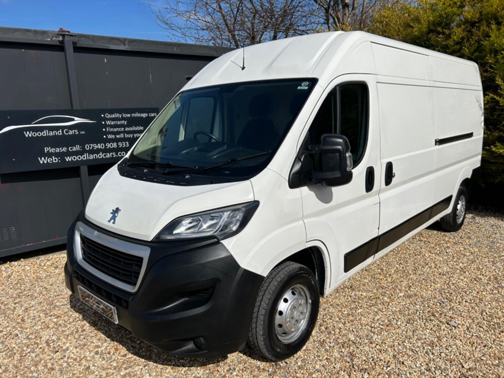 View PEUGEOT BOXER 2.2 BlueHDi 335 Professional