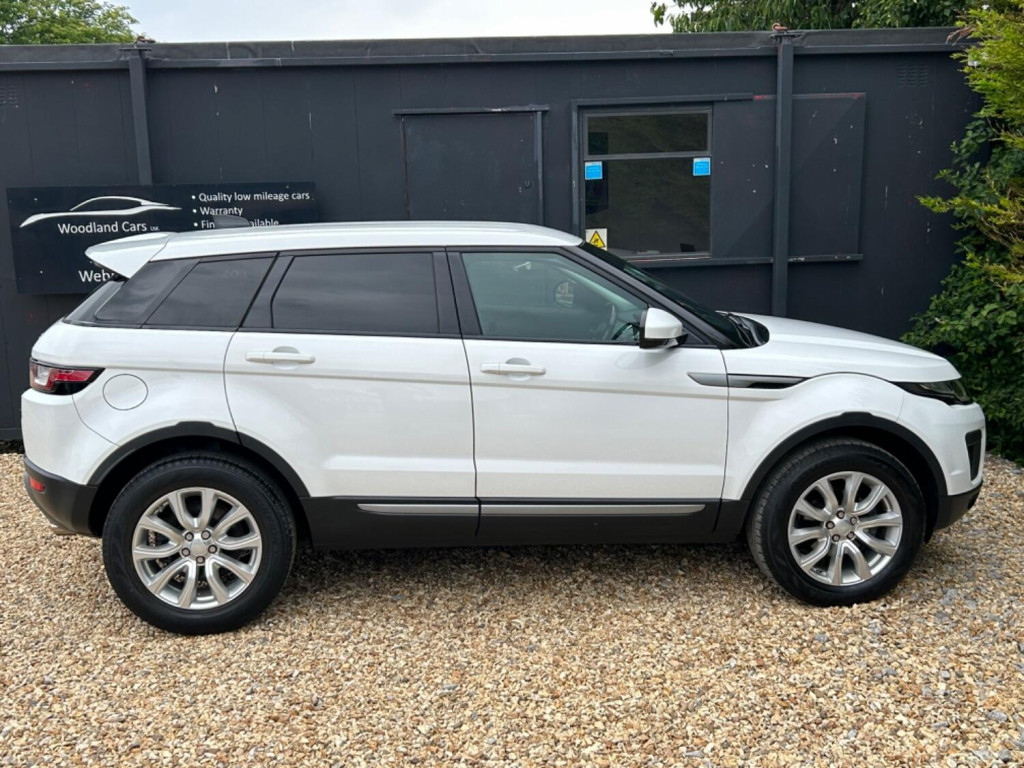 View LAND ROVER RANGE ROVER EVOQUE 2.0 eD4 SE