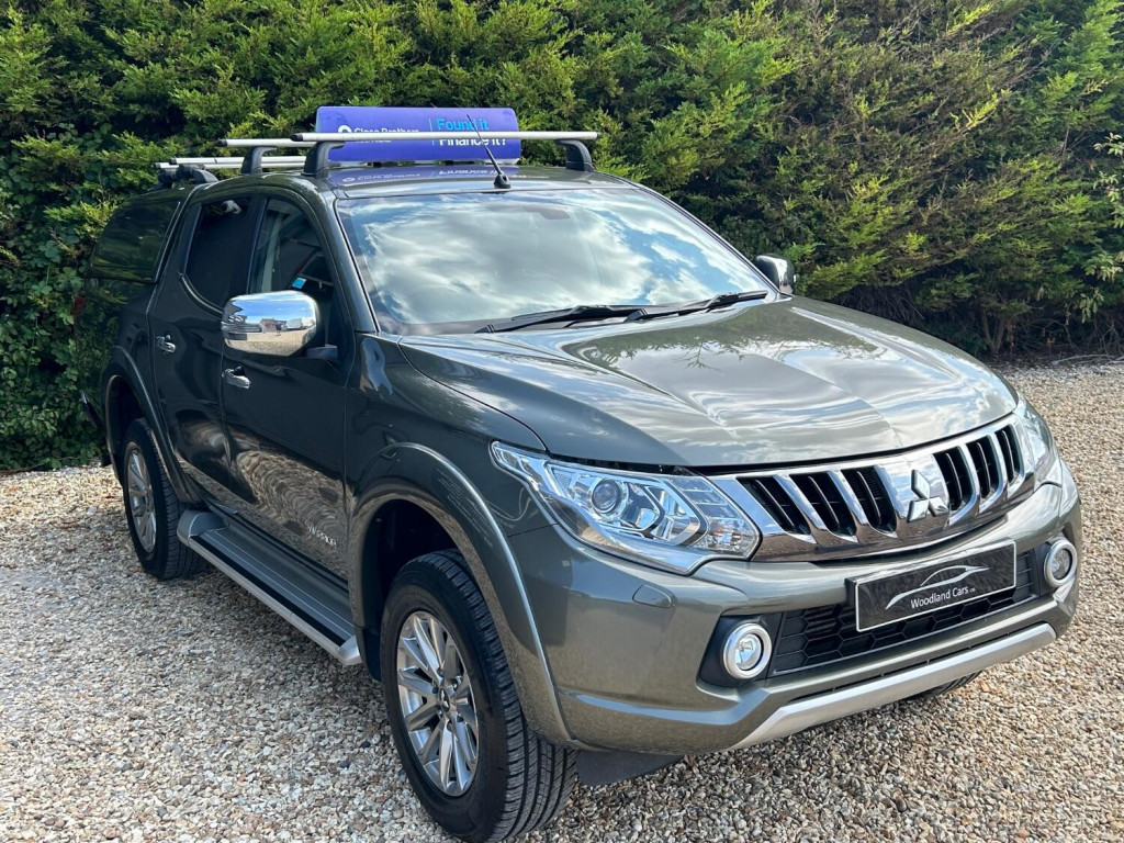 MITSUBISHI L200