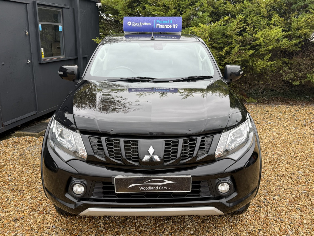 View MITSUBISHI L200 2.4 DI-D DC Challenger