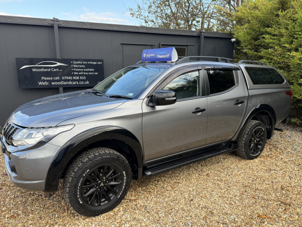 View MITSUBISHI L200 2.4 DI-D DC Challenger