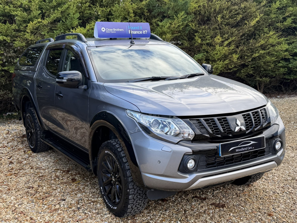 MITSUBISHI L200