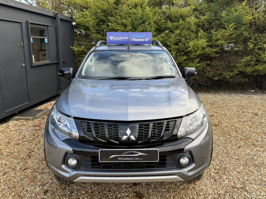 View MITSUBISHI L200 2.4 DI-D DC Challenger