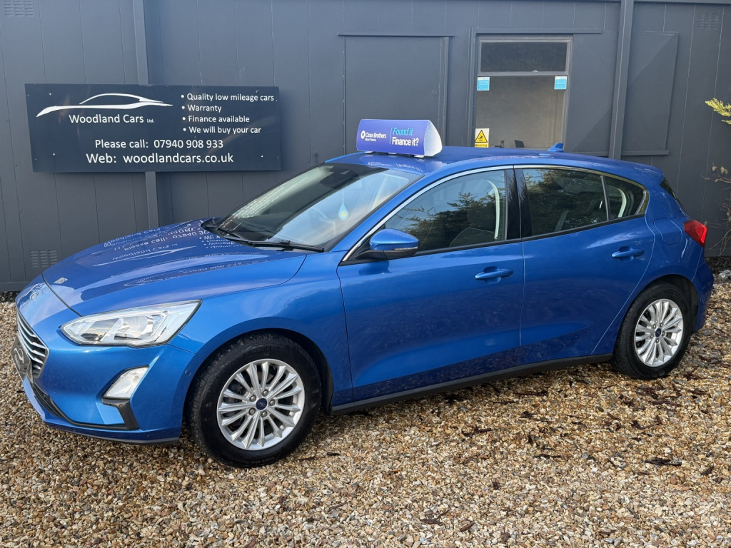 View FORD FOCUS 1.0 T EcoBoost Titanium