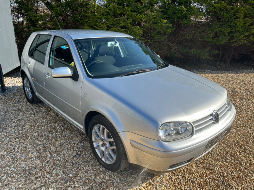 VOLKSWAGEN GOLF