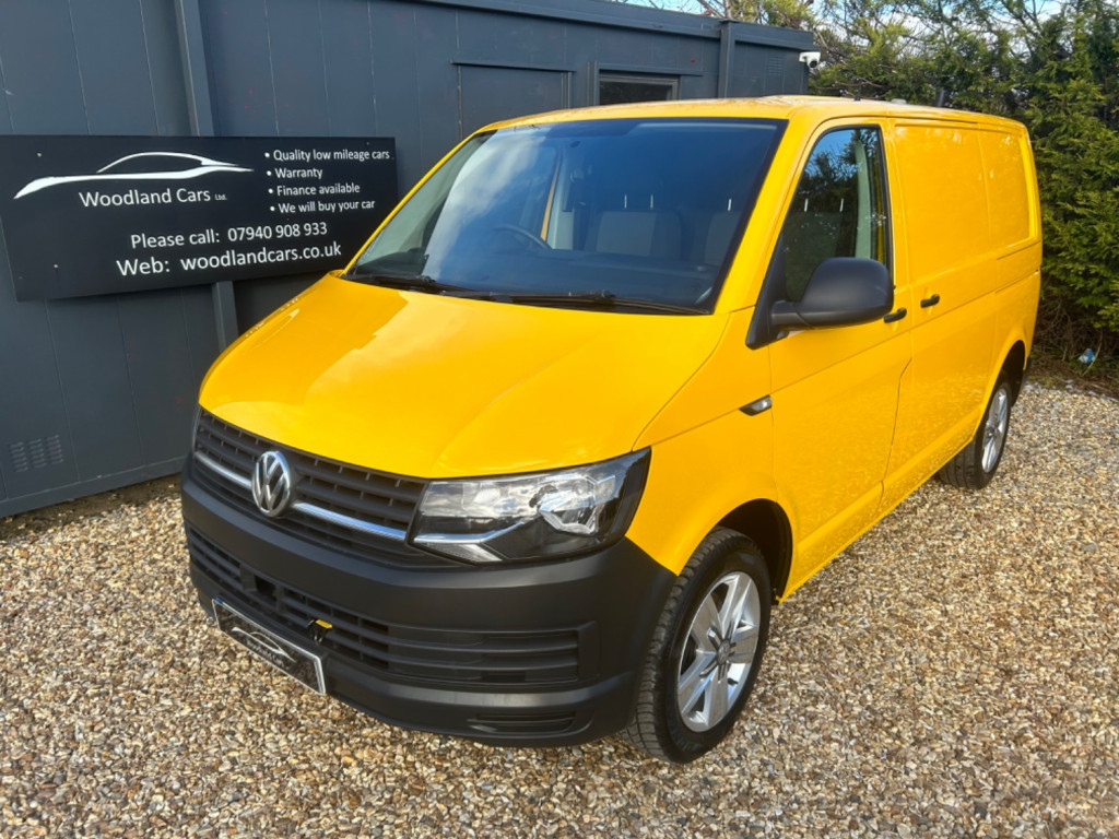 View VOLKSWAGEN TRANSPORTER T32 2.0 TDI 150 STARTLINE BMT WITH AIR CONDITIONING