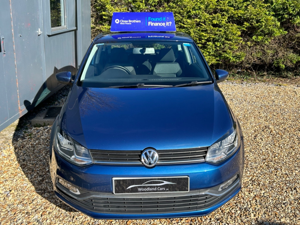 VOLKSWAGEN POLO