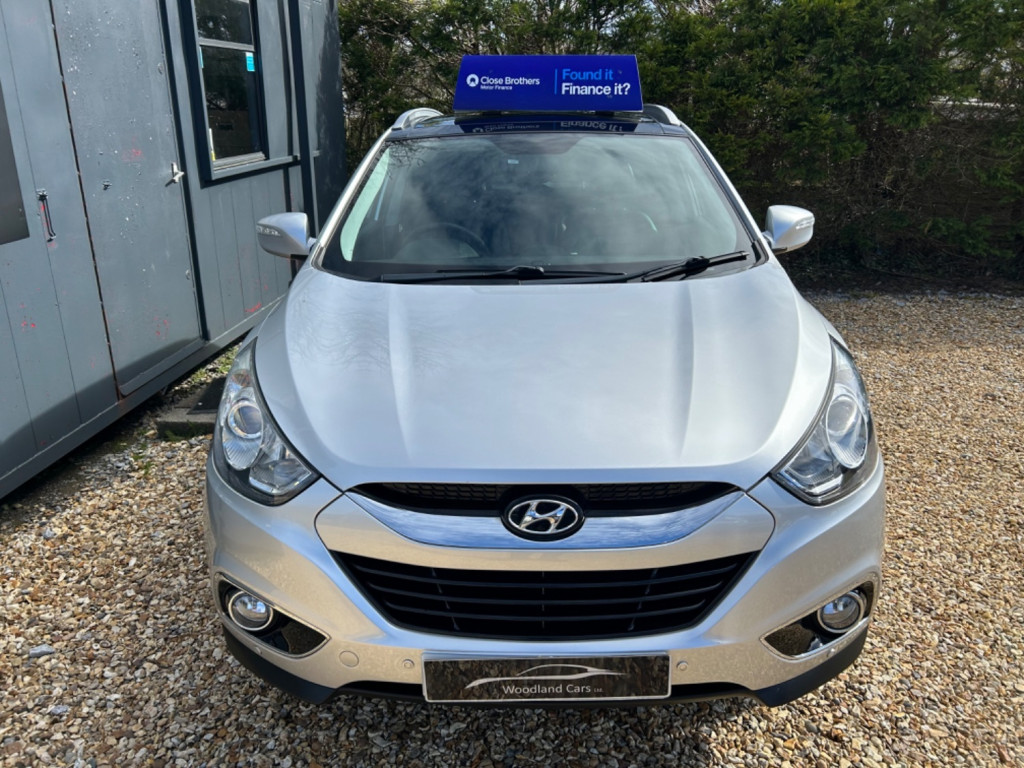 View HYUNDAI IX35 CRDI PREMIUM 2.0 4X4 WITH JUST 72023 MILES
