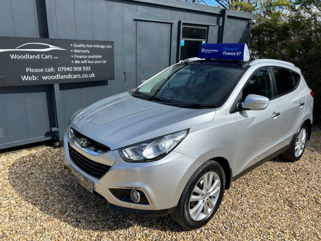 View HYUNDAI IX35 CRDI PREMIUM 2.0 4X4 WITH JUST 72023 MILES
