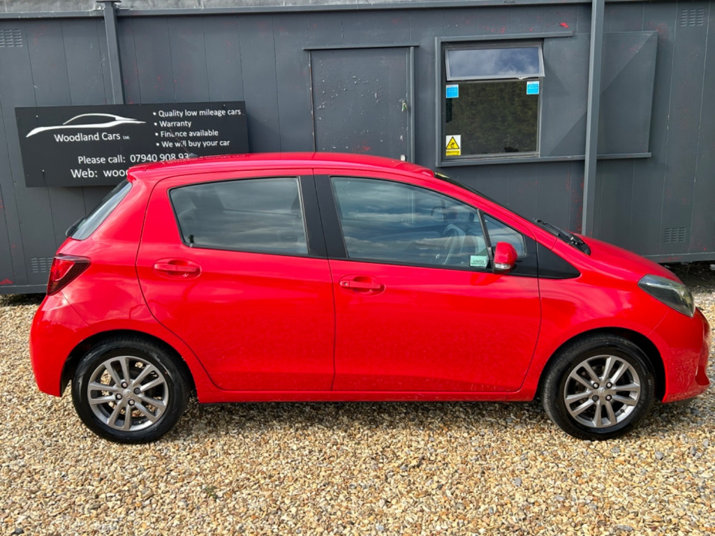 View TOYOTA YARIS 1.3 Dual VVT-i Icon