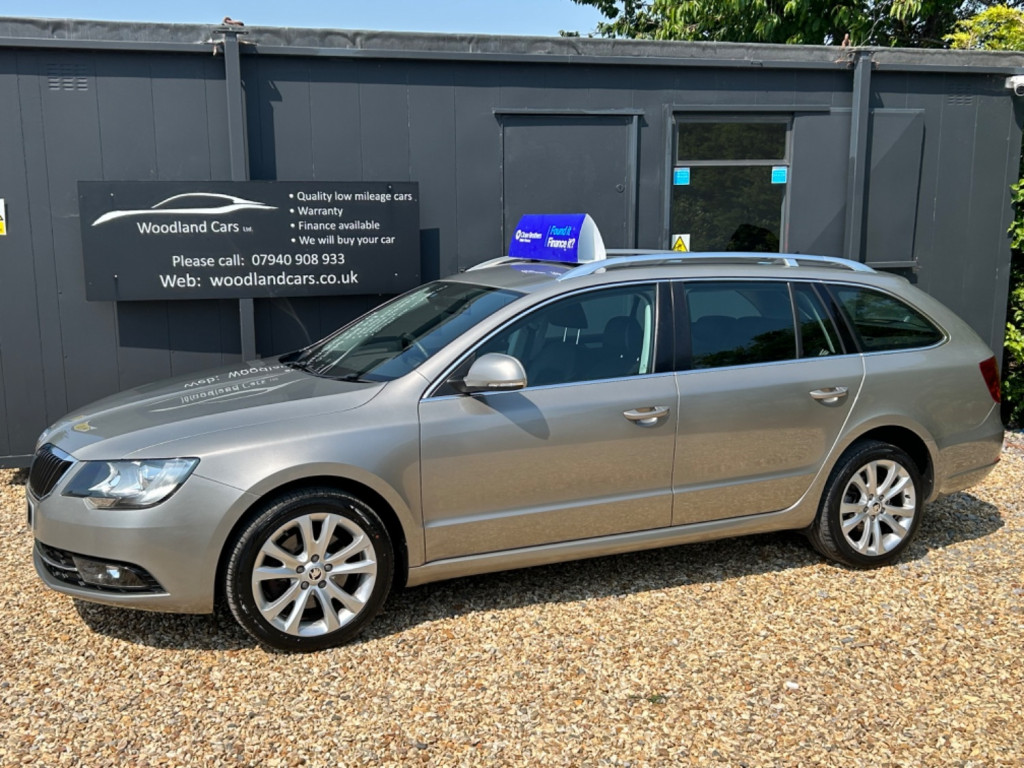 View SKODA SUPERB 2.0 TDI SE ESTATE WITH 95300 MILES