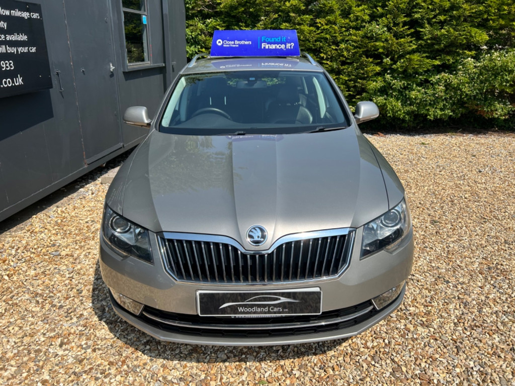 View SKODA SUPERB 2.0 TDI SE ESTATE WITH 95300 MILES