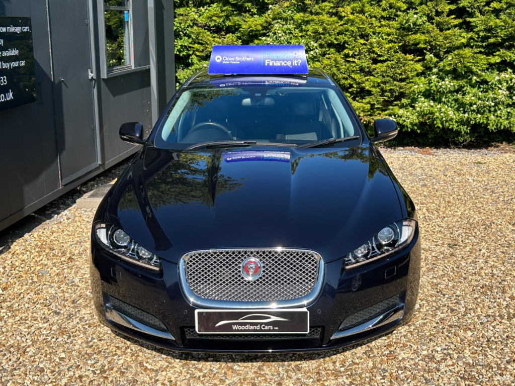 View JAGUAR XF 2.2 d SE SPORTBRAKE ESTATE