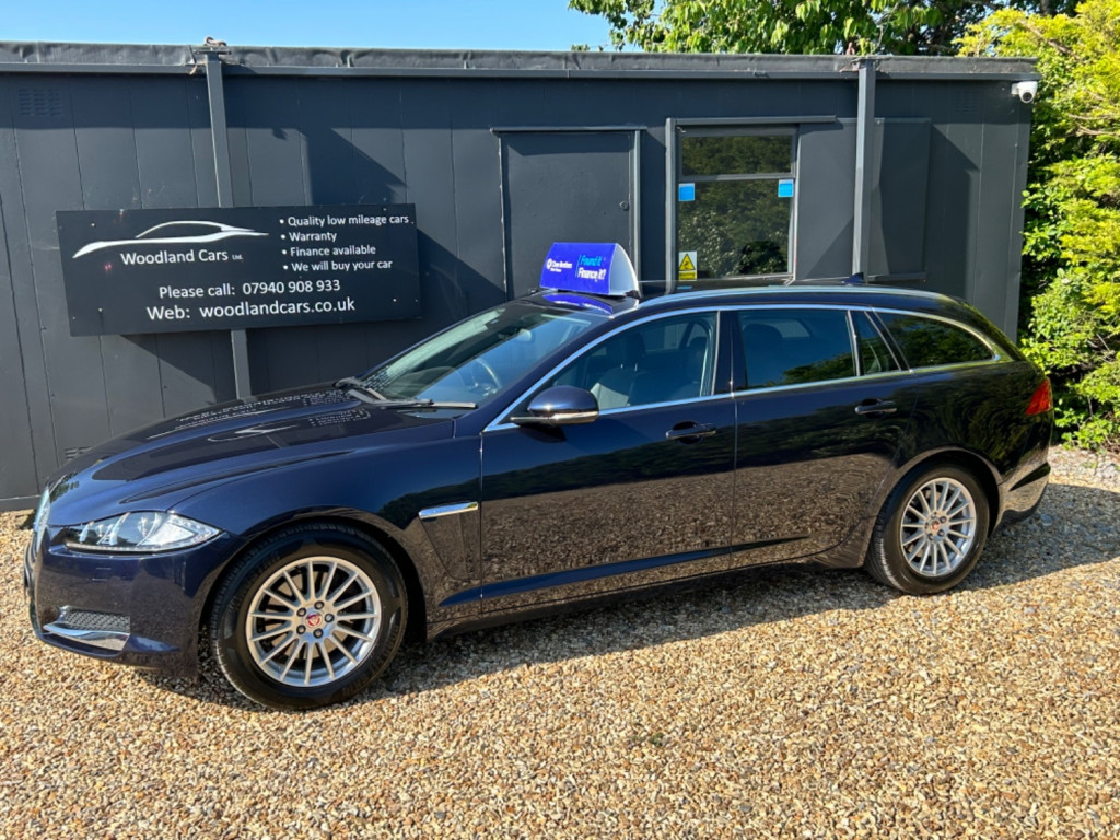 View JAGUAR XF 2.2 d SE SPORTBRAKE ESTATE