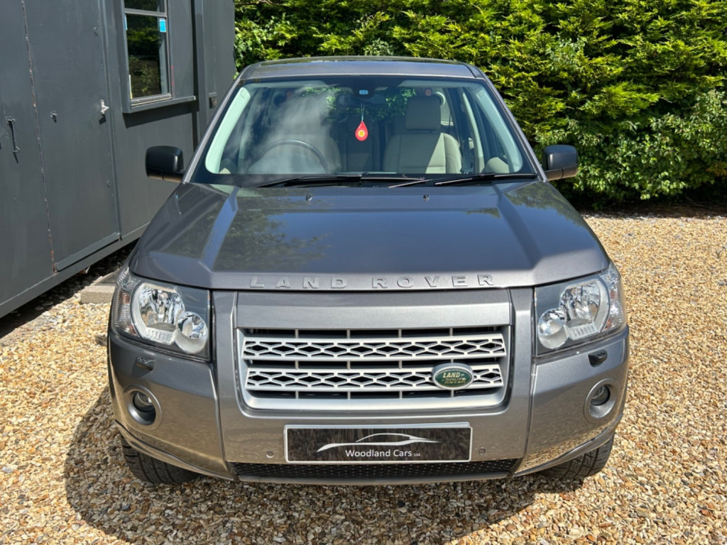 View LAND ROVER FREELANDER 2 2.2 TD4 HSE