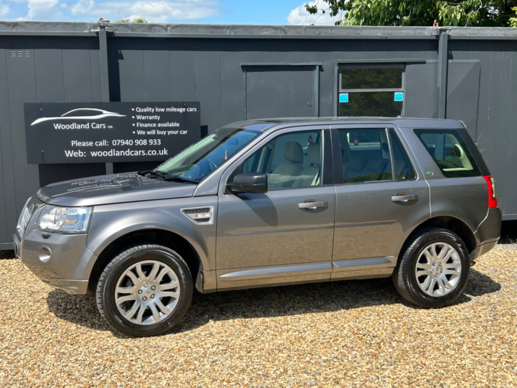 View LAND ROVER FREELANDER 2 2.2 TD4 HSE