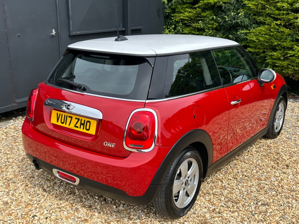 MINI HATCH