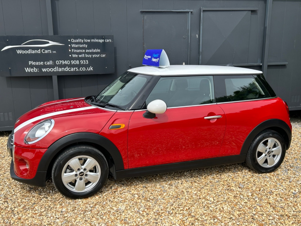 MINI HATCH