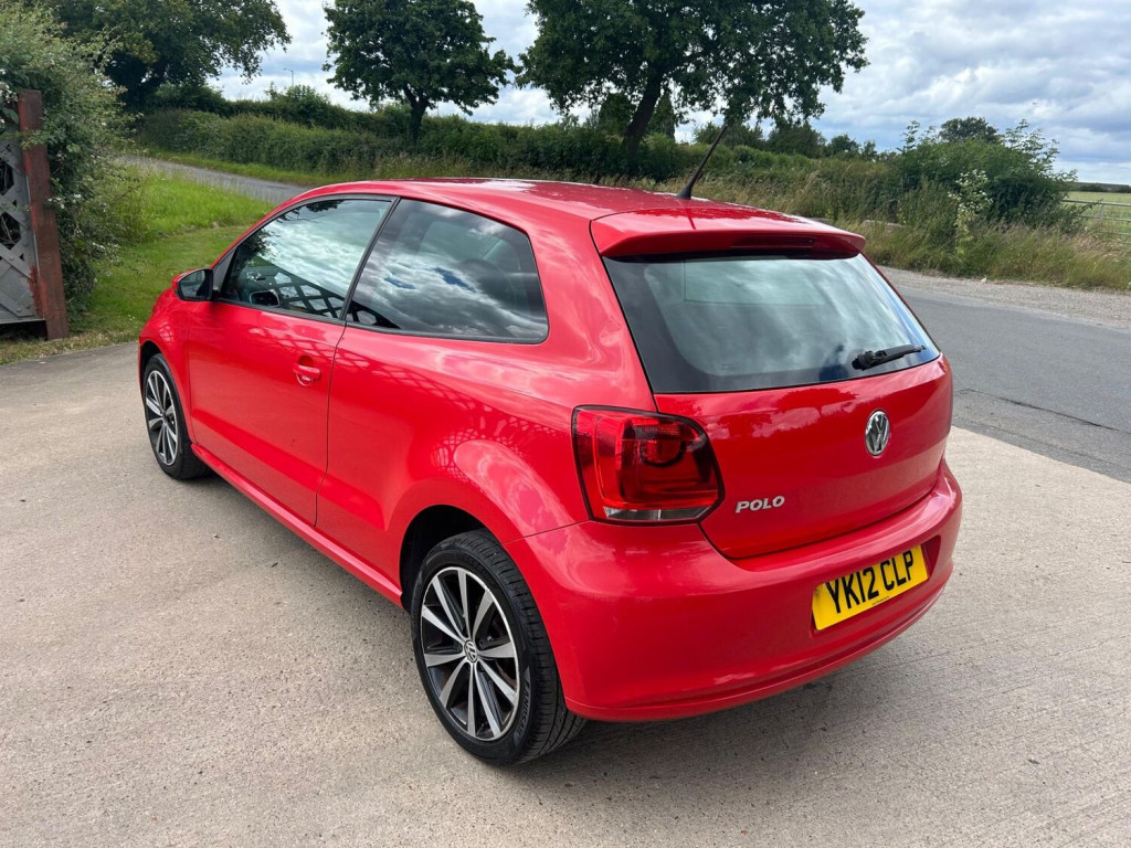 VOLKSWAGEN POLO