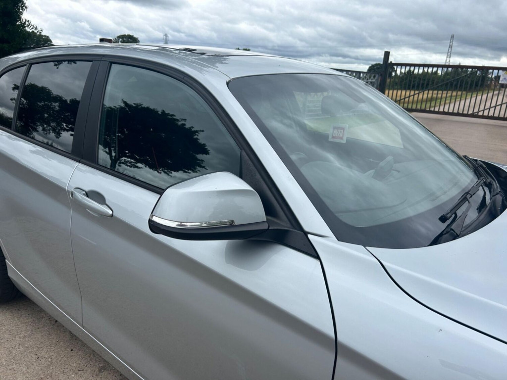 View BMW 1 SERIES 1.6 116i Sport Auto Euro 5 (s/s) 5dr