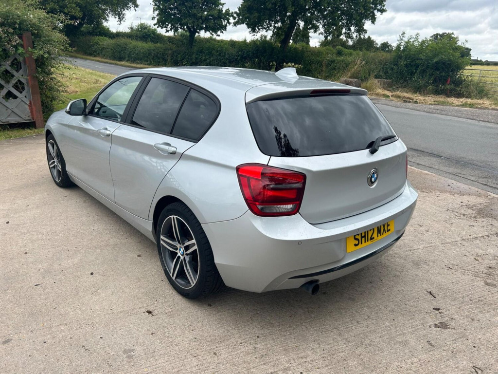 BMW 1 SERIES
