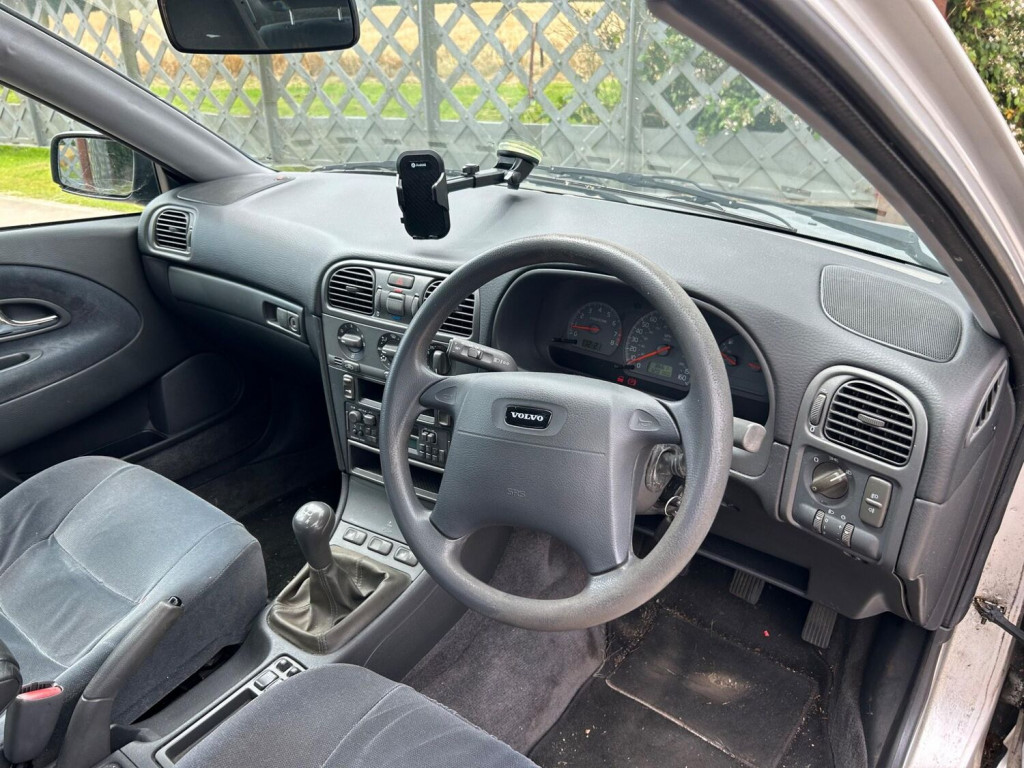 View VOLVO S40 2.0 S 4dr